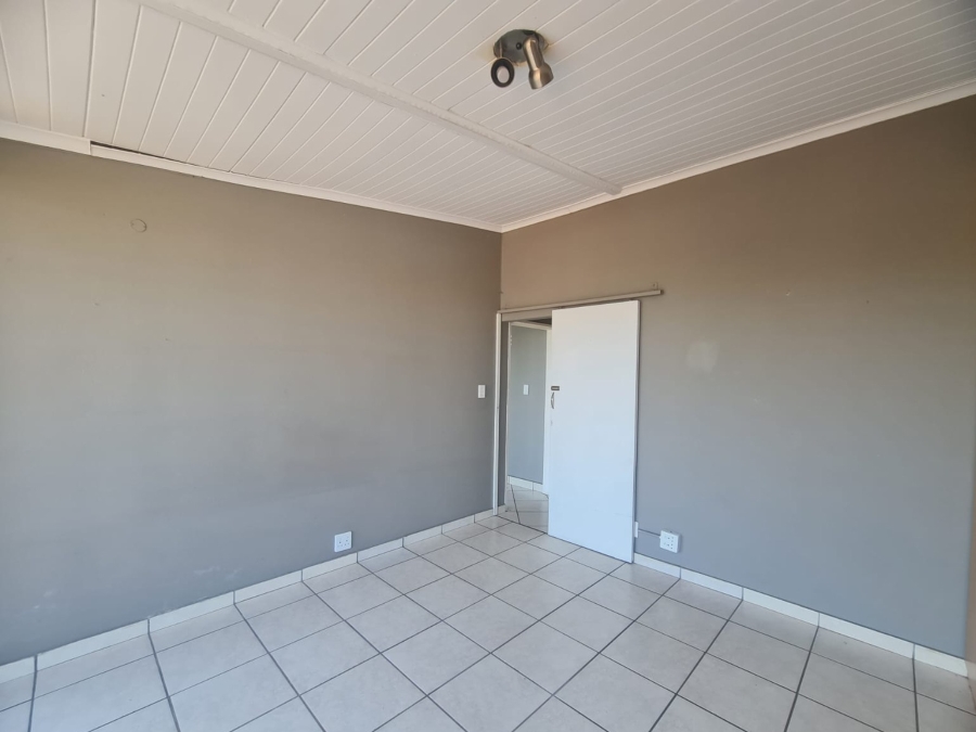6 Bedroom Property for Sale in Meerhof North West